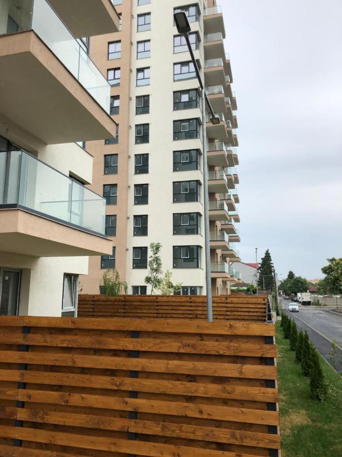 Fabulous Penthouse Lakeview W20 דירה *
